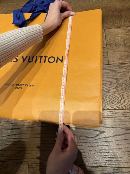 5 pungi LV disponibile