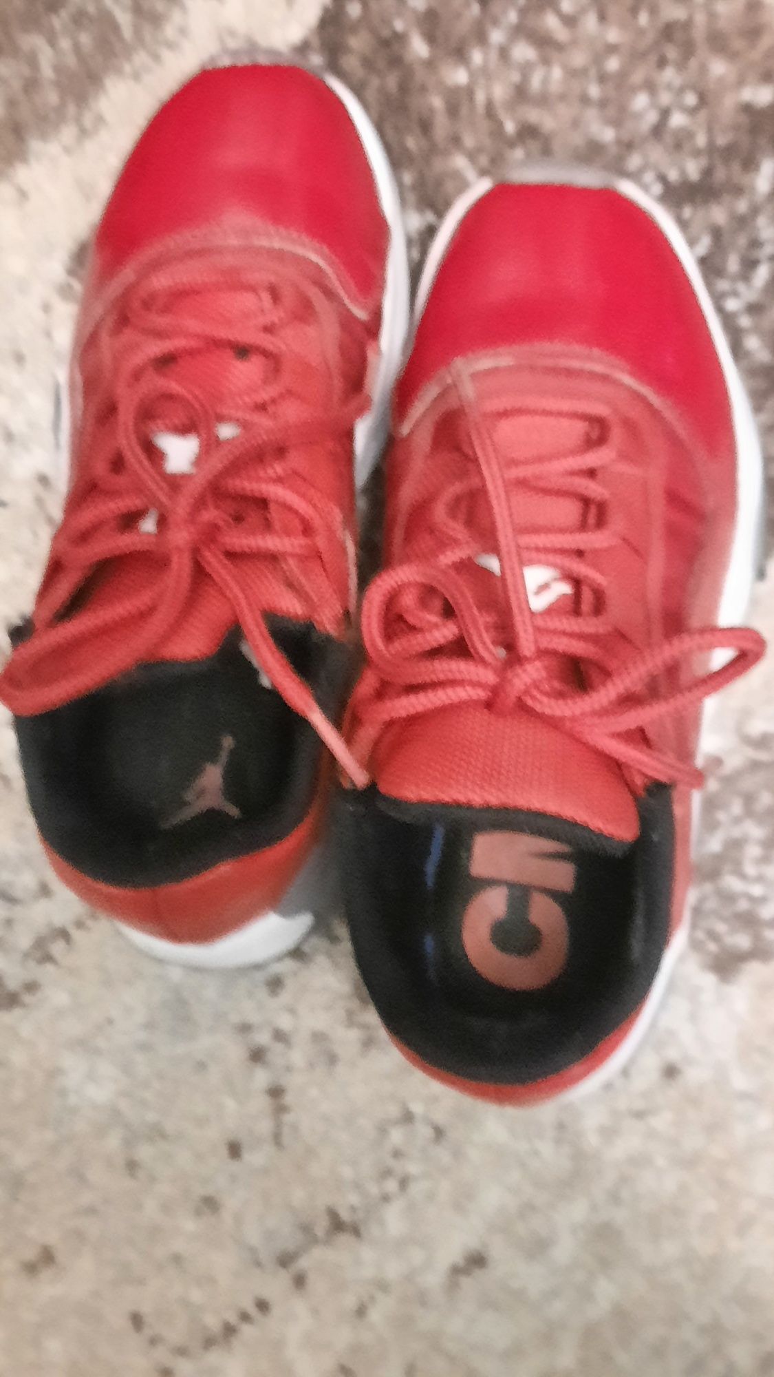 Adidași marca Jordan