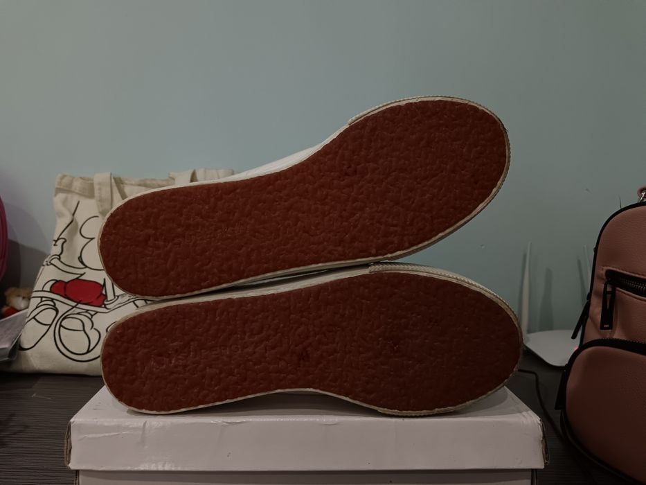 Продавам запазени обувки