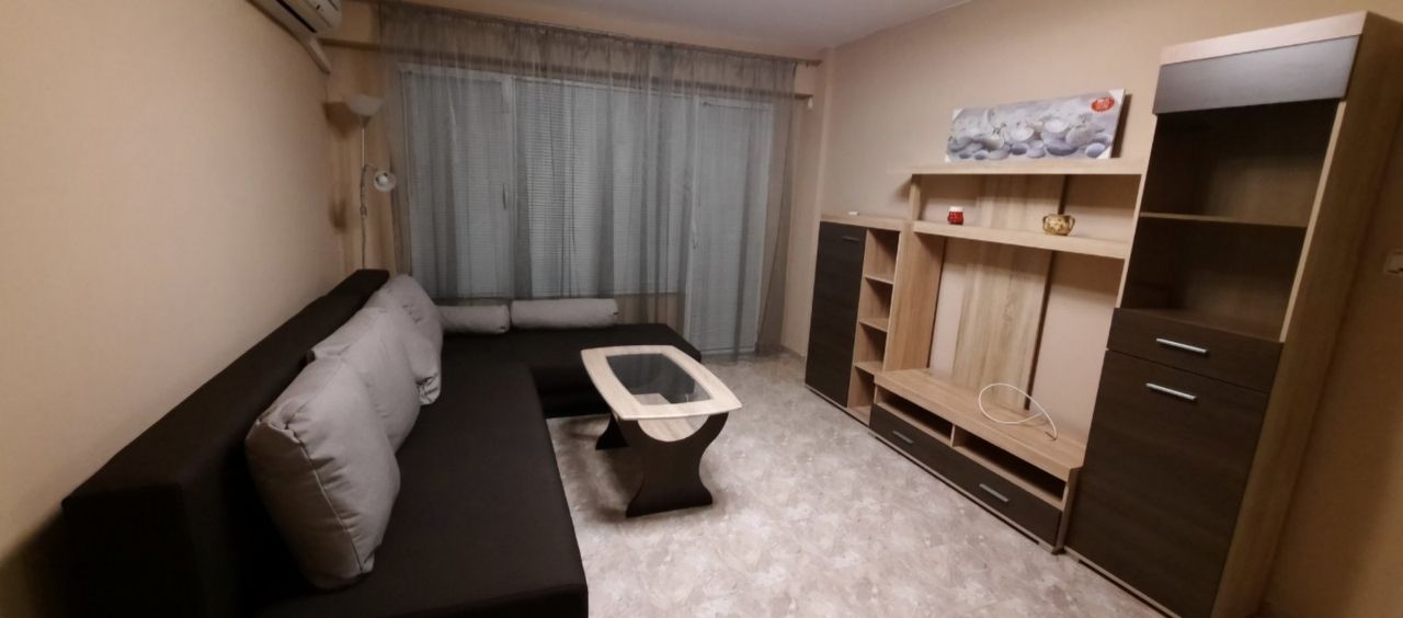 Дава се под наем Двустаен апартамент в Димитровград - 73 кв.м за 204 € - Снимка #1