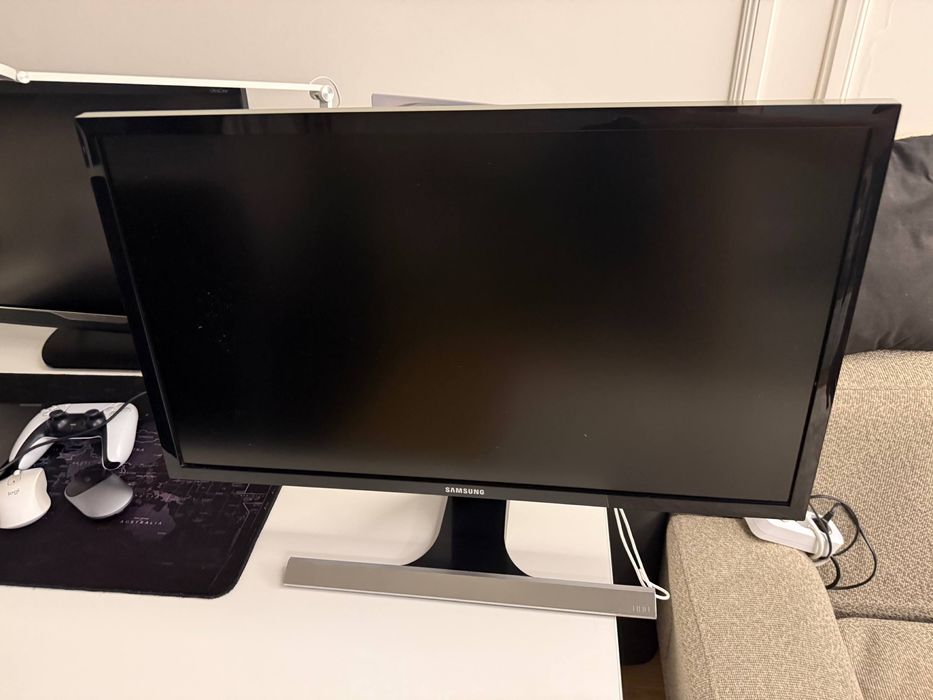 Монитор Samsung U28E590D