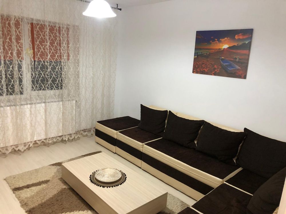Vând apartament cu 2 camere în Oravița