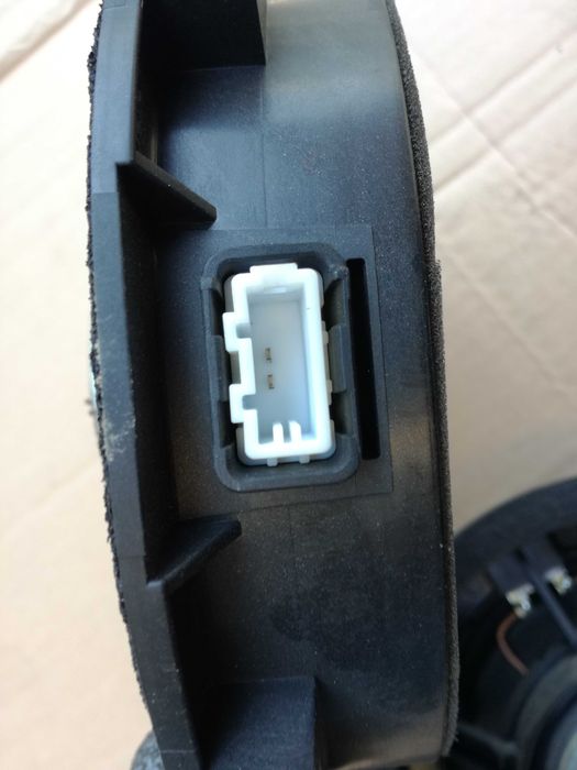 Hyundai i10/ Хюндай и10 десен сенник/ колонки/ тон колони