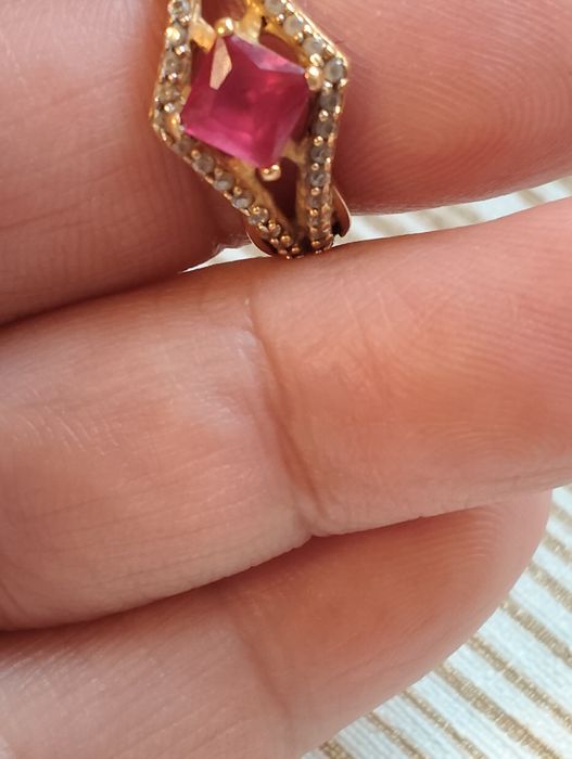 Inel  lucrat din aur 14 ct rubin artificial