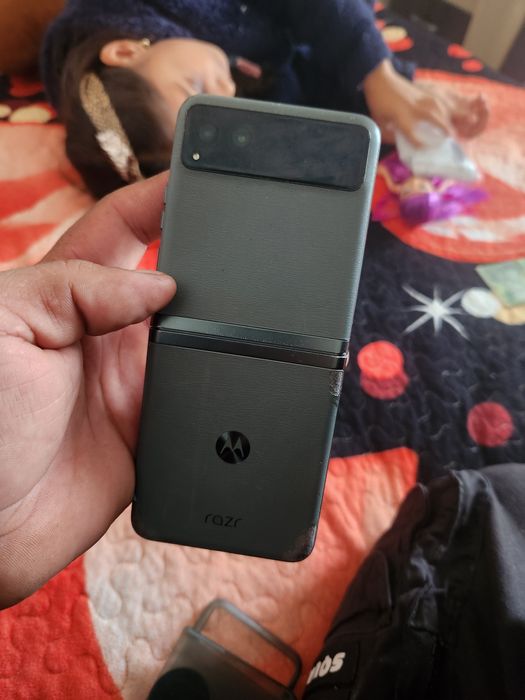 Vand motorola  razr 40 functional
