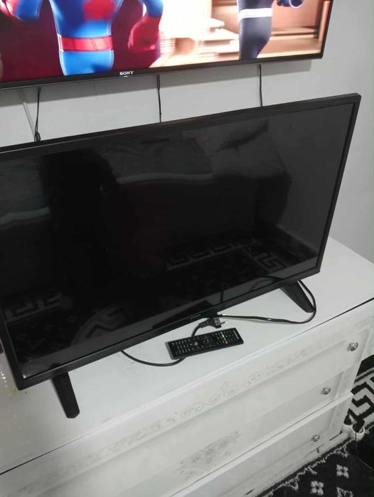 Vând tv hitachi nou