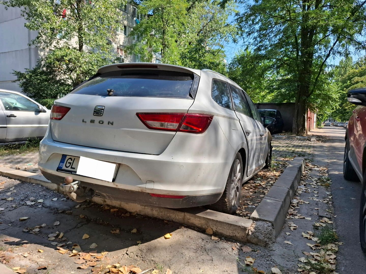 Seat leon 1.6 tdi an 2014/pentru recarosare,volan dreapta,dauna totala