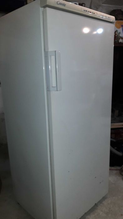 Вертикален фризер Candy