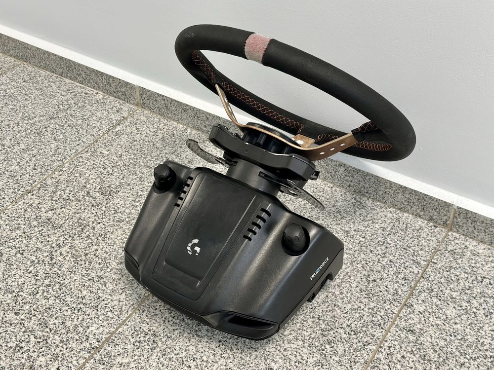 продавам logiteck g923 с спортен волан SPORCO и педали