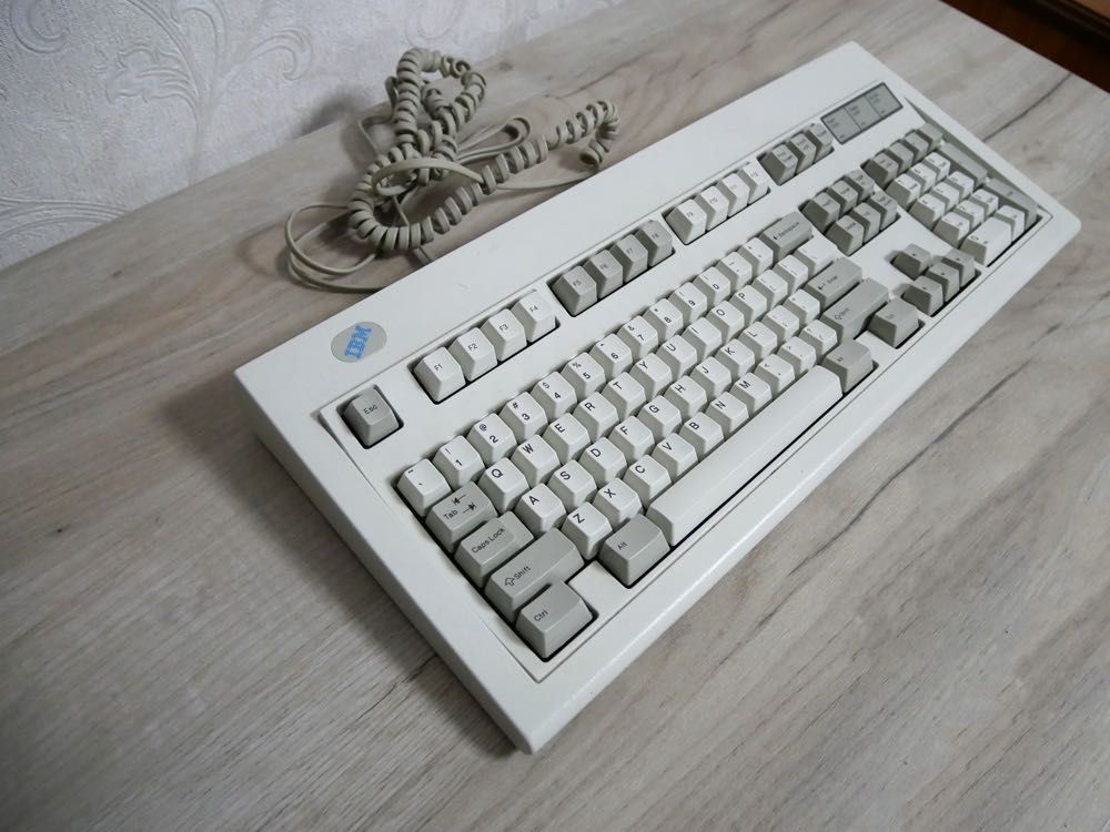 Клавиатура IBM Model M (1993 г) в отличном состоянии.