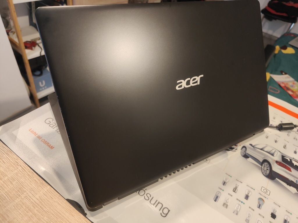 Acer Aspire A315 i3 gen 7th 2,3ghz ram 8gb DDR4 SSD 256gb baterie tine