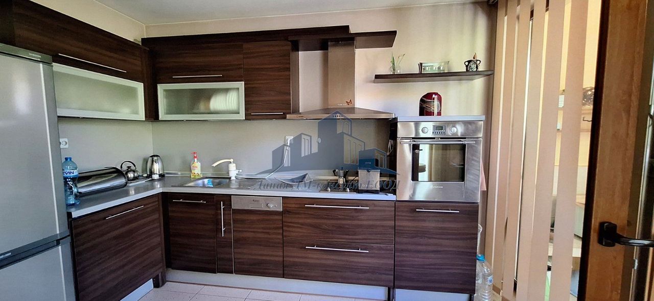 Продава се Тристаен апартамент в Шумен, Център - 134 кв.м за 1256 €/кв.м - Снимка #1