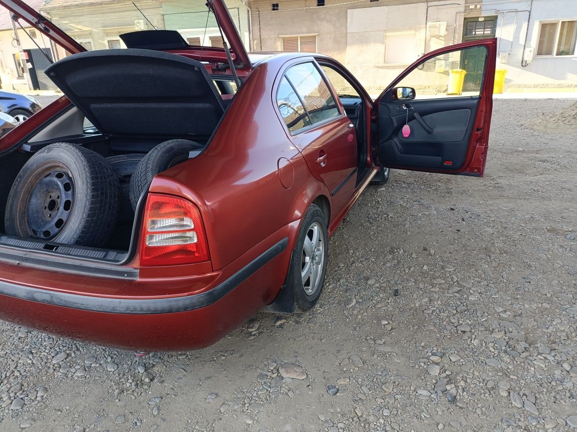 Skoda Octavia 1 6 benzina