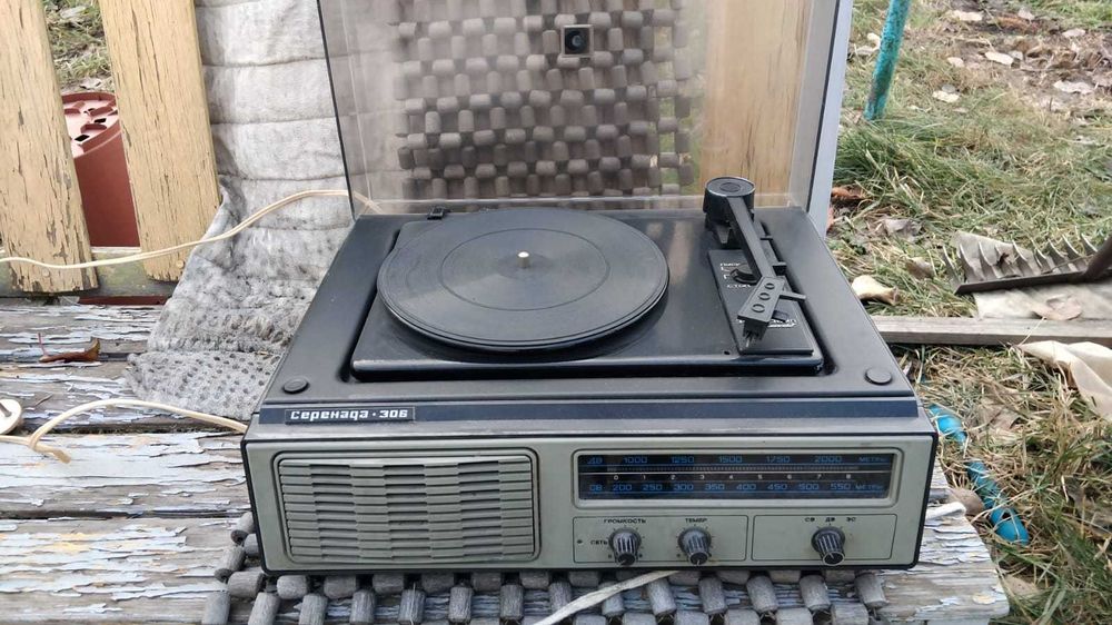 Продам ⁷Патефон рабочий