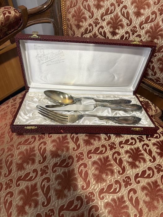 красив стар троен сет дебело посребрен