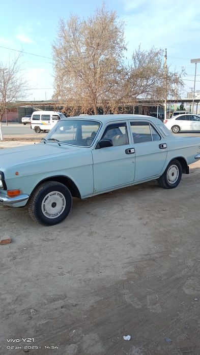 Волга 24/10 сотилади