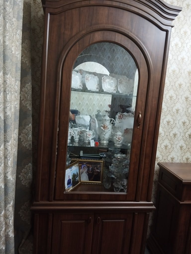 Комод с пинал для гостиной