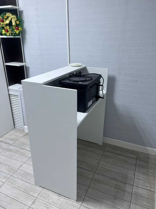 Шкаф и стойка ресепшена