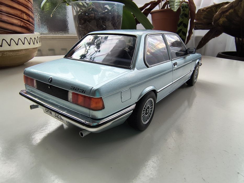 Machetă BMW 323i solido 1/18
