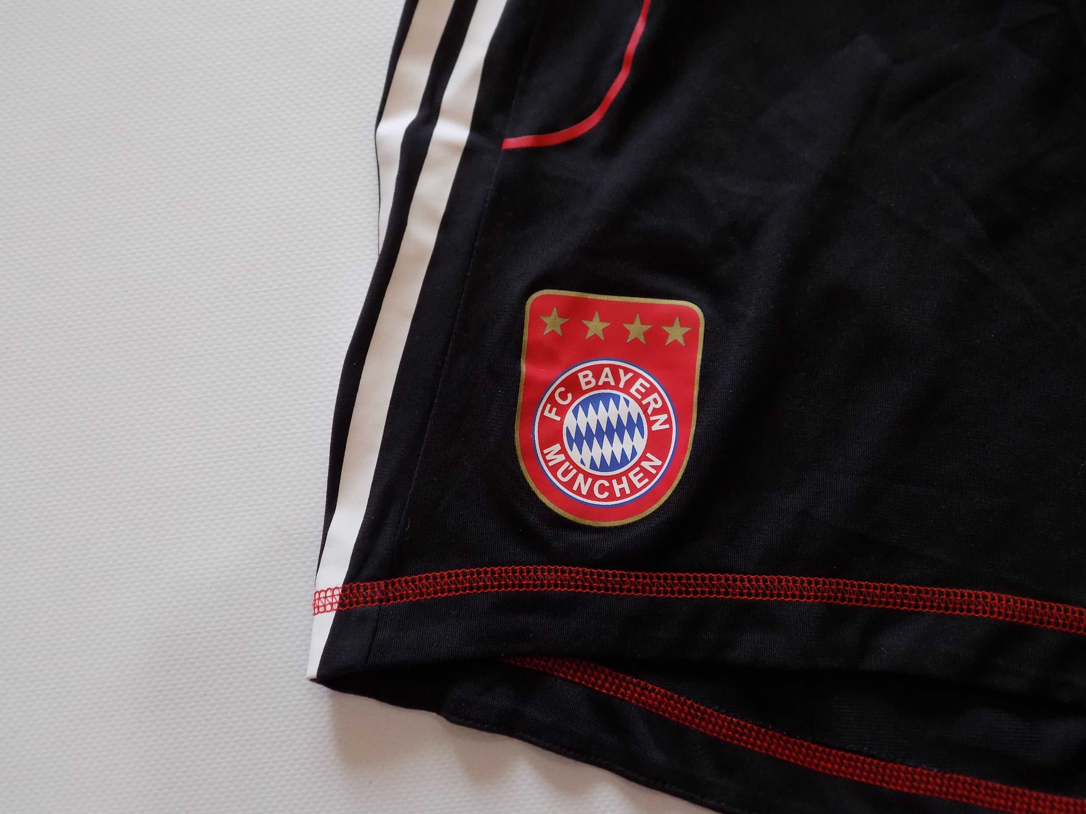 къси панталони adidas bayern шорти гащета футболни мъжки оригинал S/М