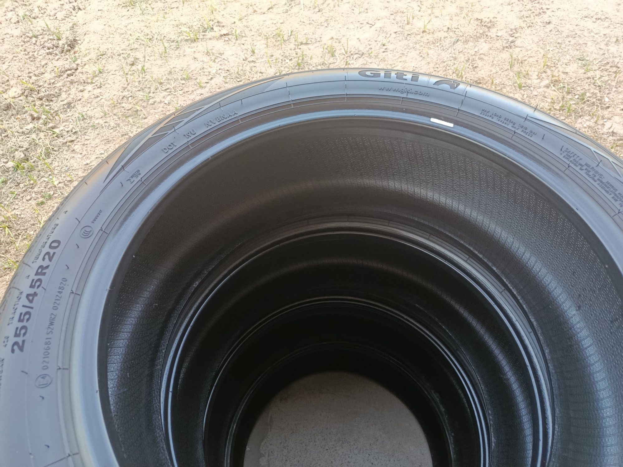 255 45 R20 Shina giti komfort 3 dona