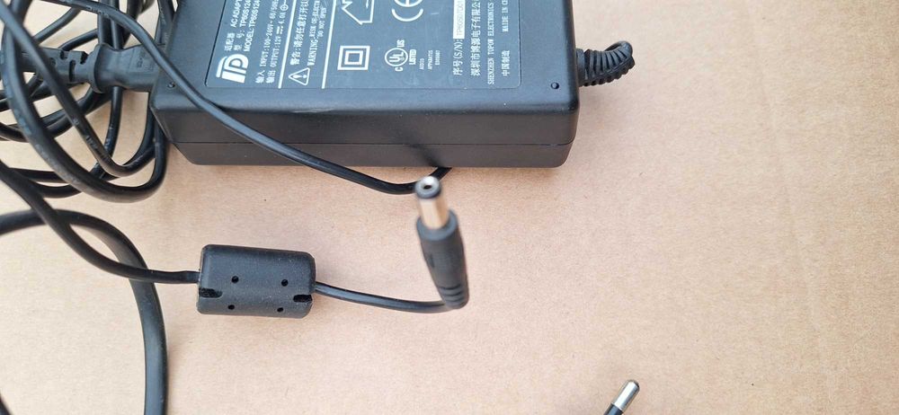 Alimentator 12V de la 2 la 4A