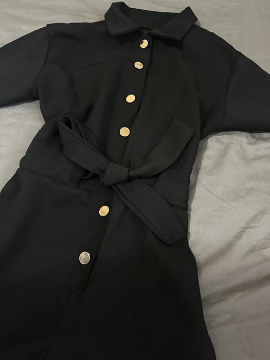 Черен къс гащеризон с колан