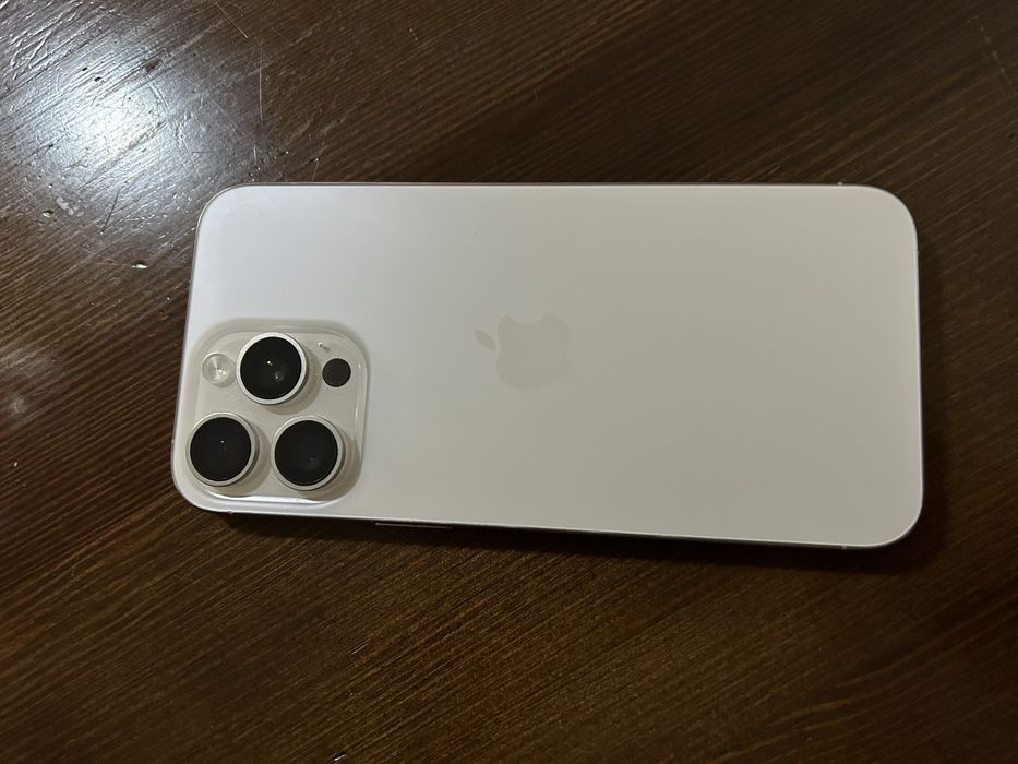 Продам айфон 16 про мах