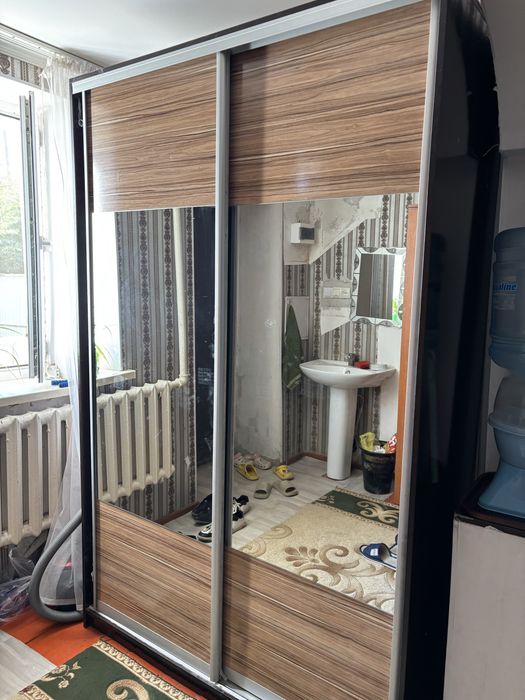 Шкаф сатылады.Жагдайы жаксы .Кошуге байланысты сатылады