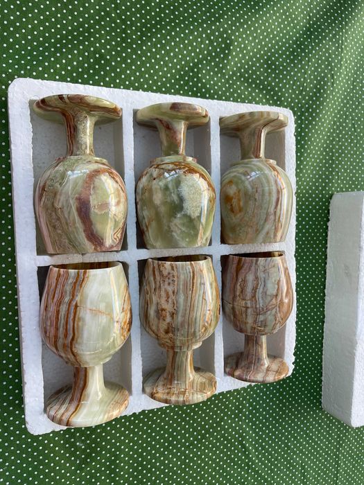 Фужеры из камня оникса