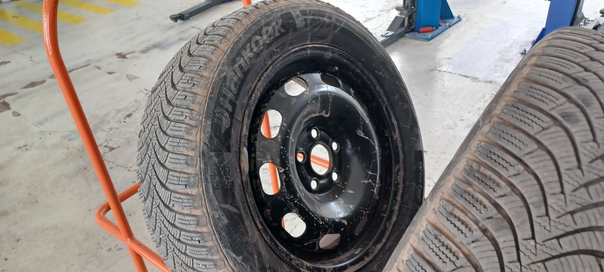 Гуми с джанти 195/60R15 5х100 за VW и Audi