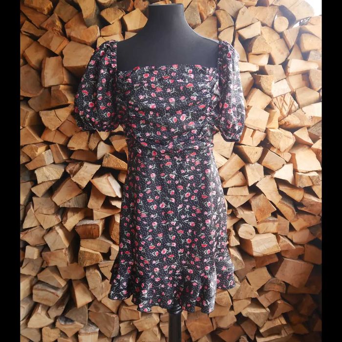 Rochie vintage scurta inflorata volane