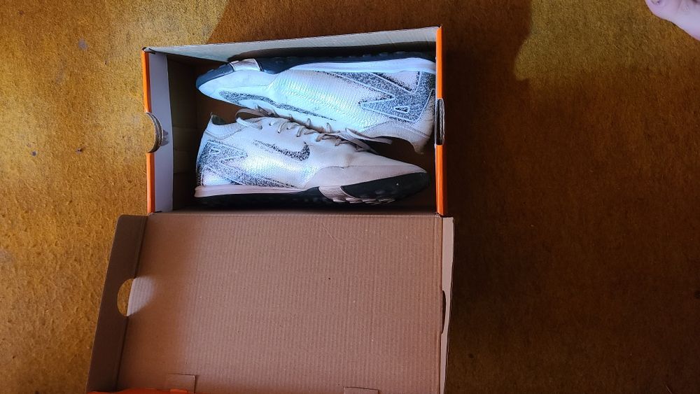 Sarakanoshka sotiladi