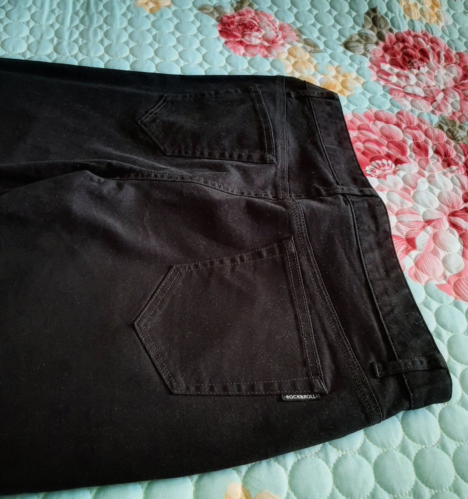 Новые джинсы чёрные