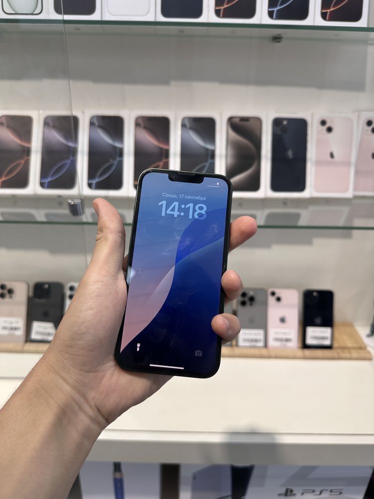 iPhone 13 на идеольным состаянии