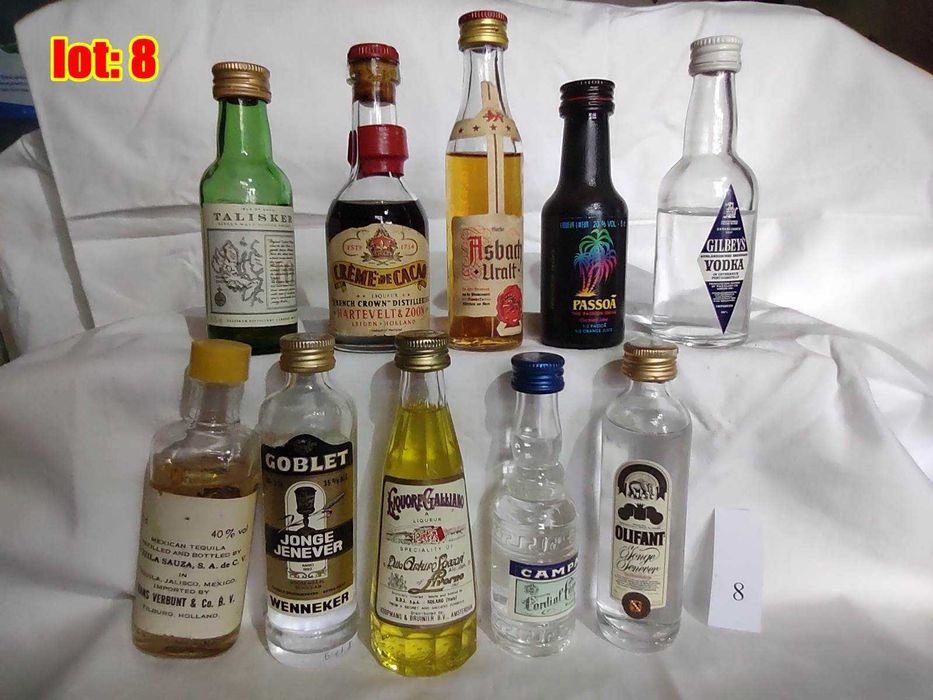 Уникална колекция от стари миниатюрни бутилки с питиета Lot:8