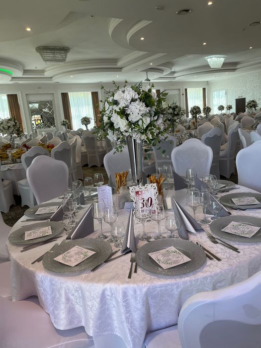 Huse lycra albe pentru evenimente