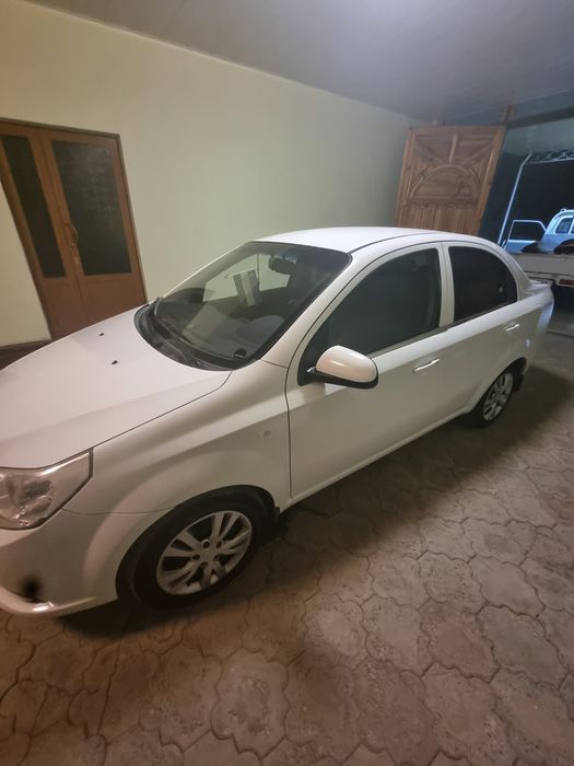 Nexia 3 Aftomat moshina top toza hamma narsasi bor