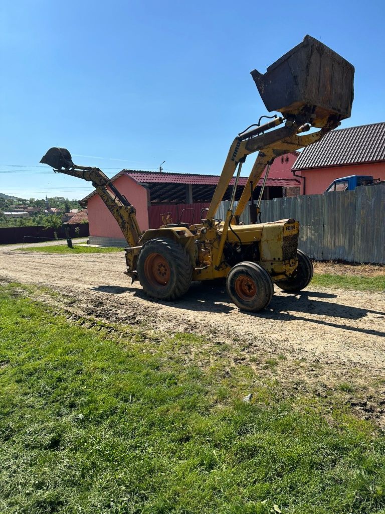 Vand buldo excavator Ford