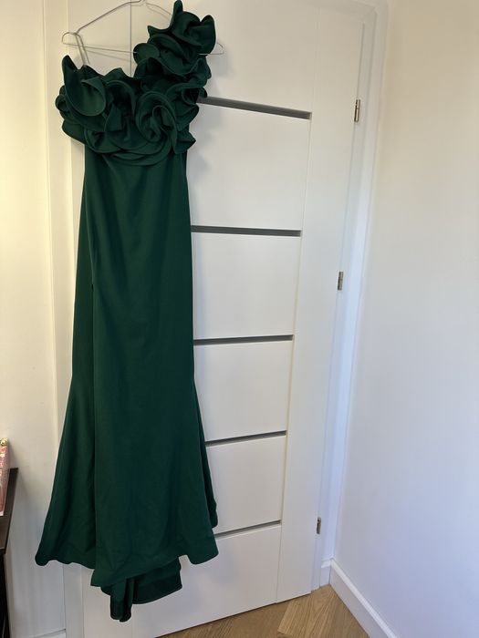 Rochie lunga cu trenă si deschizatura pe picior - Ana Radu