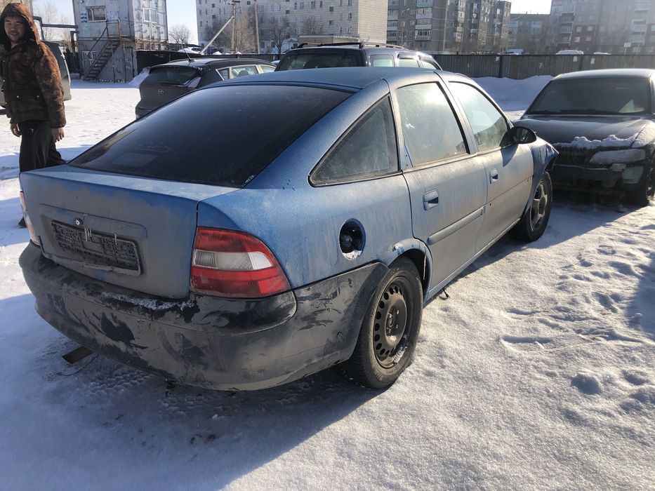 Опель вектра б хетчбек на запчасти