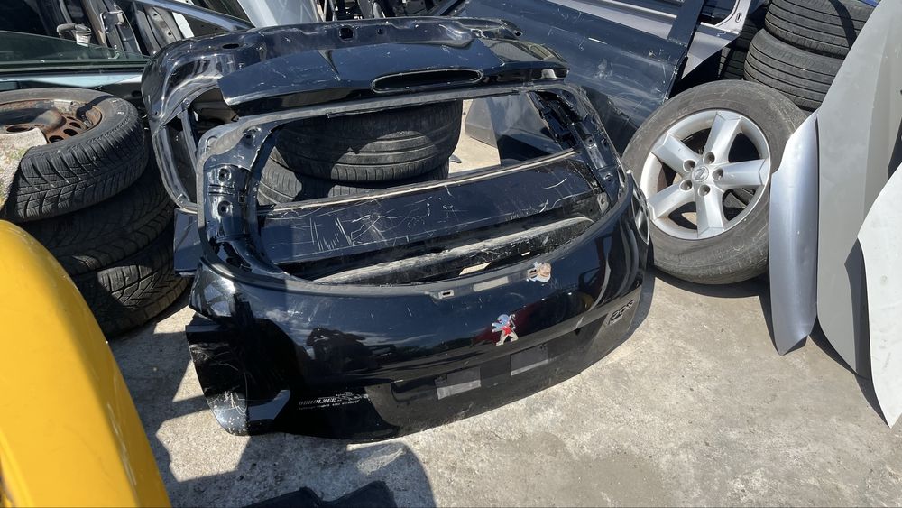 Багажна врата Peugeot 208