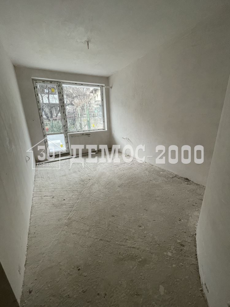 Продава се Тристаен апартамент в Варна, Левски - 9916 кв.м за 17 €/кв.м - Снимка #3