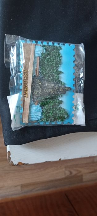 Шампунь Avon, спортивные штаны, сувениры,