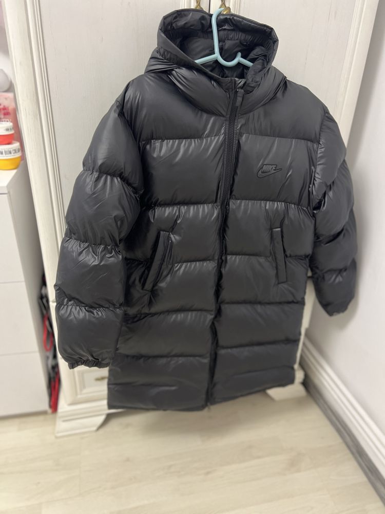 Geaca nike noua ,marimea XL
