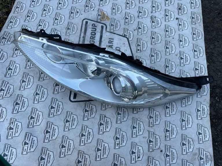 Far stanga Ford Fiesta 7 cu lupa an 2012