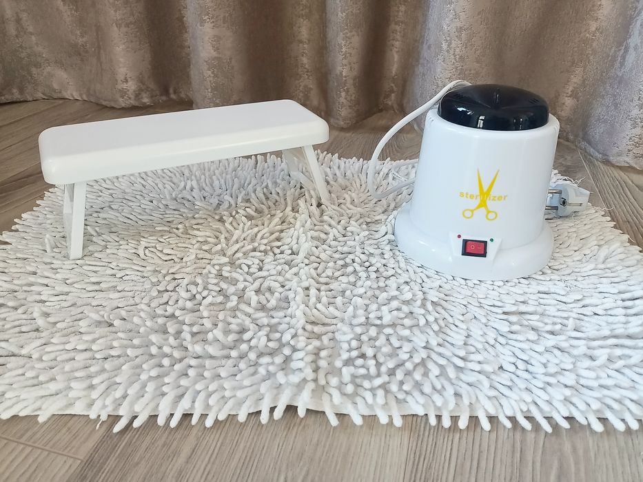 Lampa salon și sterilizator ustensile