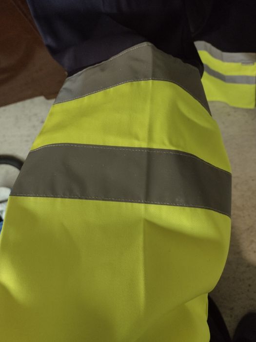 Pantaloni reflectorizanți noi 52-54