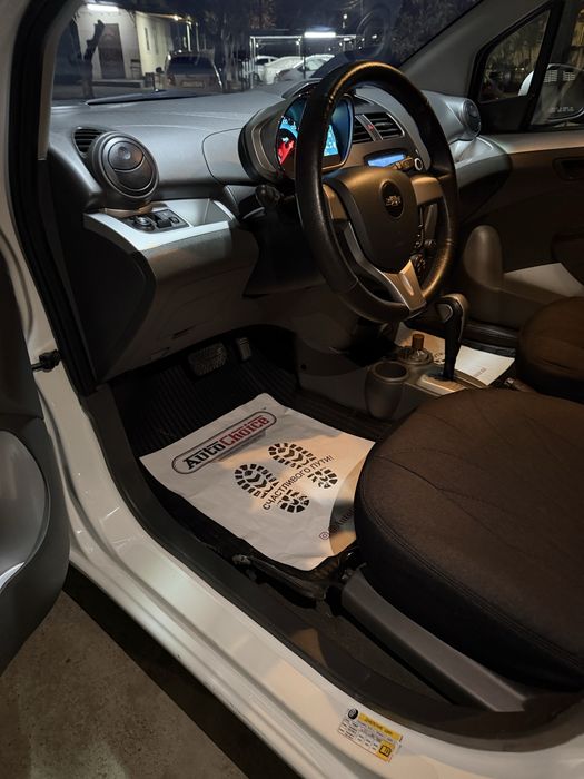 Spark srochno sotiladi