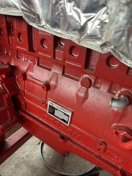 Motor doosan diesel 6 cilindri